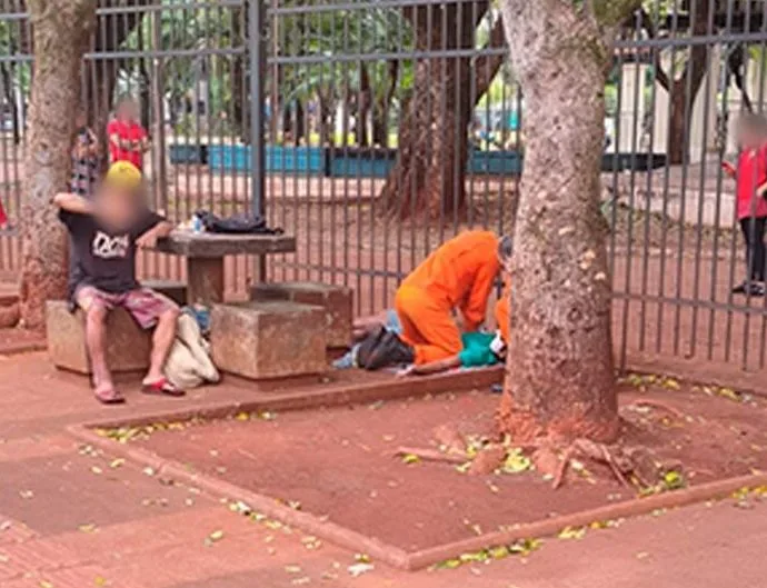 Homem em situação de rua morre após ingerir etanol em Campo Grande