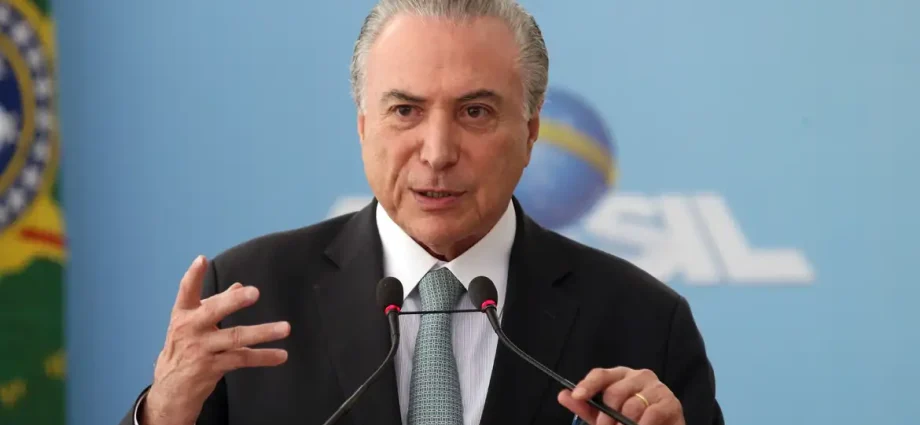 Temer aconselha Moraes a dialogar com Mendonça em meio à crise no STF