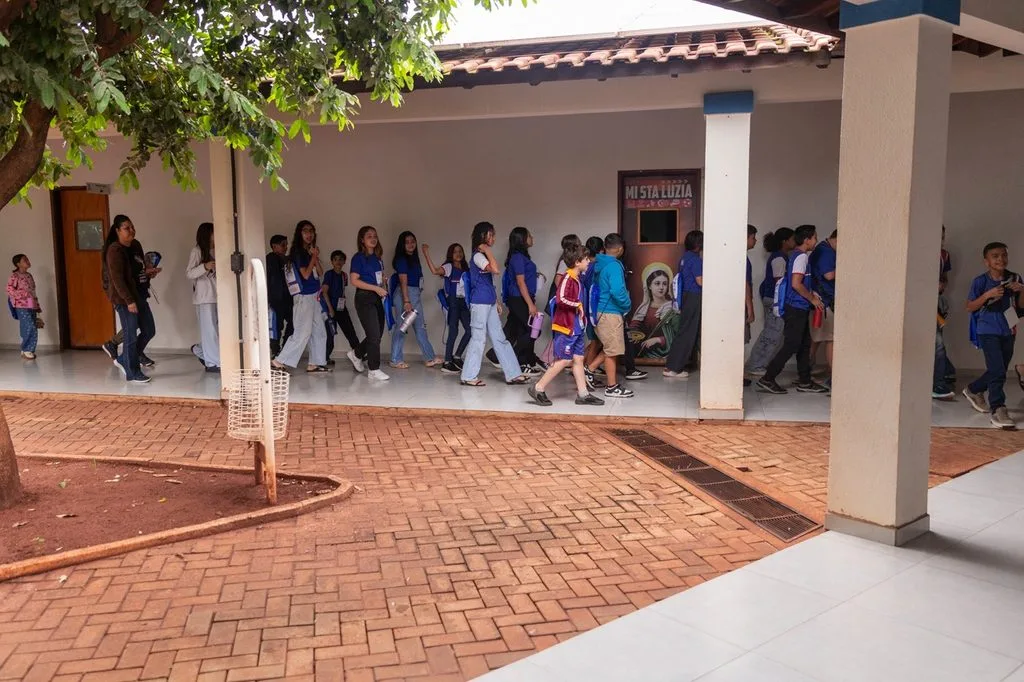 Alunos da Escola Ramez Tebet Participam de Visita Guiada à Câmara de Três Lagoas
