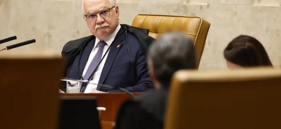 STF: Fachin determina fim do sigilo em investigações do caso Master