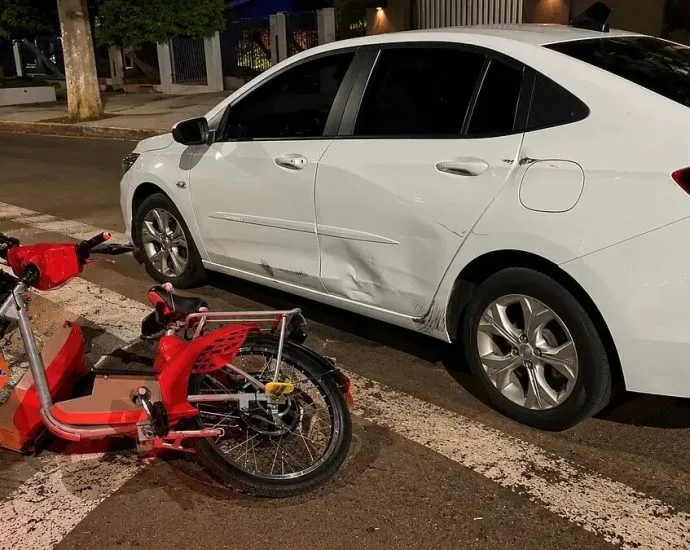Ciclista é atendida após acidente com carro em São Gabriel do Oeste