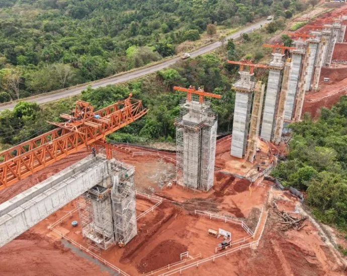 Arauco inicia instalação das vigas da ponte ferroviária em Inocência (MS)