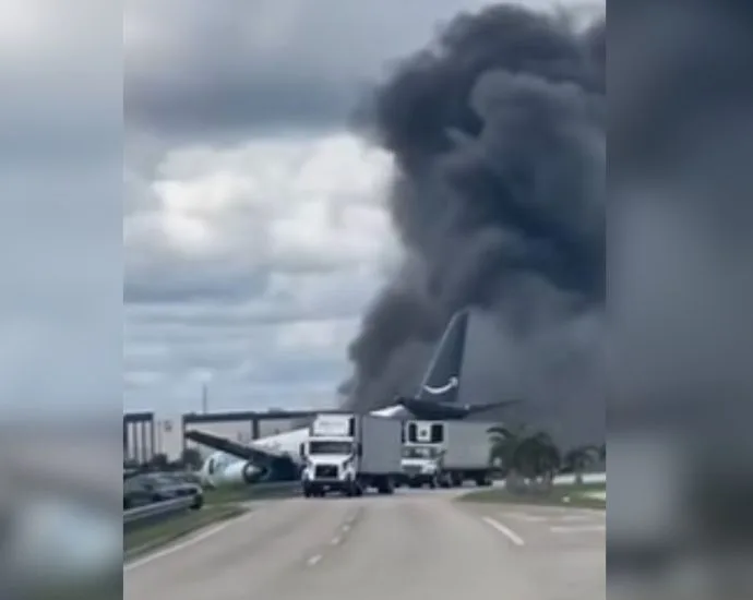 Acidente com avião da Amazon em Miami resulta na morte de cinco pessoas
