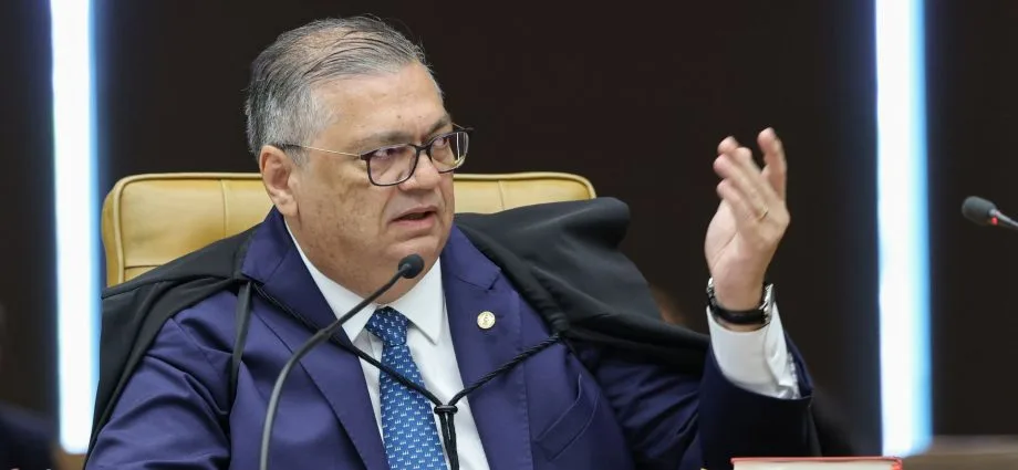 Dino destaca soberania nacional e combate seletivo à corrupção em julgamento no STF