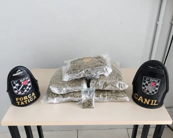 Três suspeitos são presos com 2,6 kg de maconha em Três Lagoas