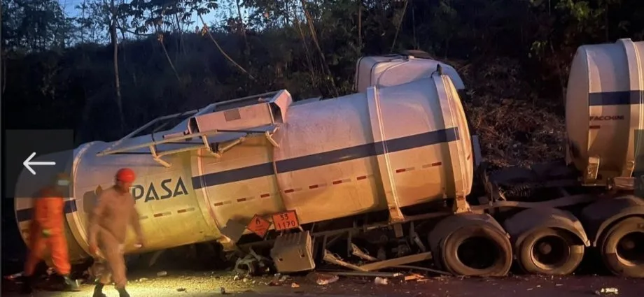 Colisão na BR-158 resulta em duas mortes e criança ferida