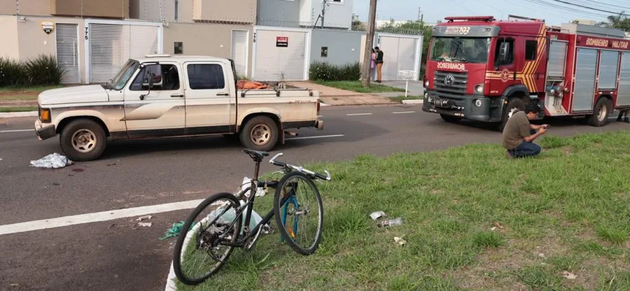 Ciclista em estado gravíssimo após colisão com caminhonete em Campo Grande