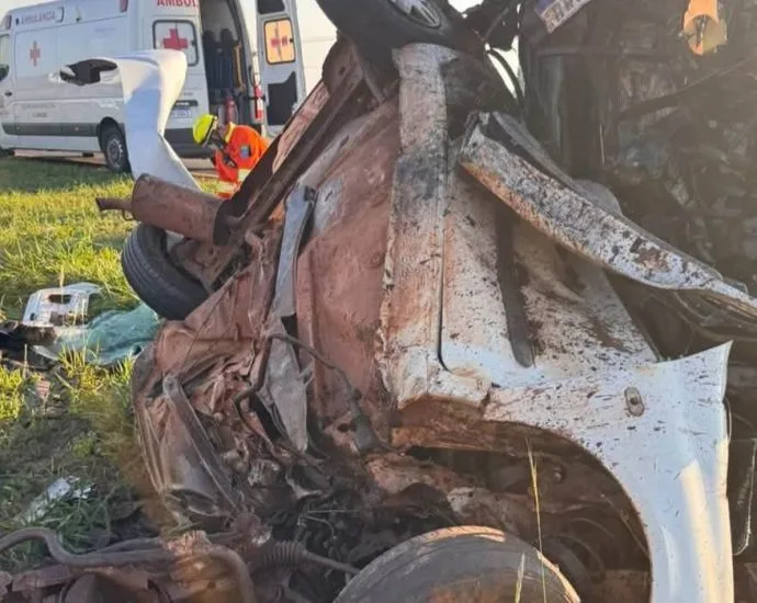 Acidente com van da Saúde em Itaquiraí deixa quatro mortos