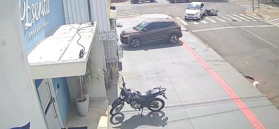 Motociclista em estado grave após acidente em Campo Grande