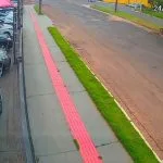 Motociclista morre após colidir com árvore em Campo Grande