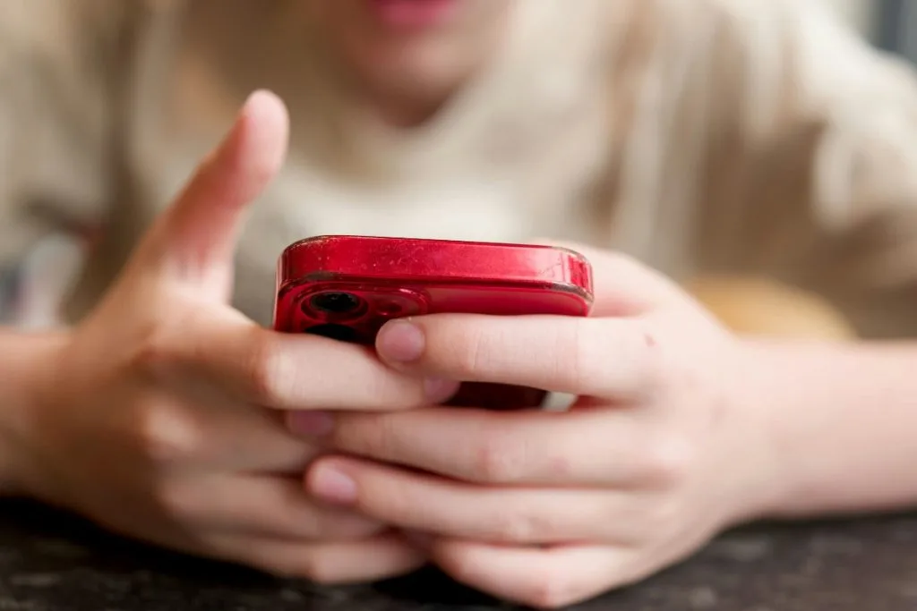 As redes sociais impactam diretamente na saúde mental (Foto: Reprodução/Unsplash)