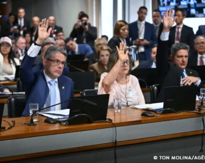 Senado aprova texto-base da PEC da Segurança Pública
