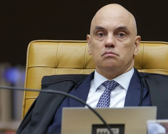Ministro Moraes pede investigação de Mendonça em inquérito das fake news