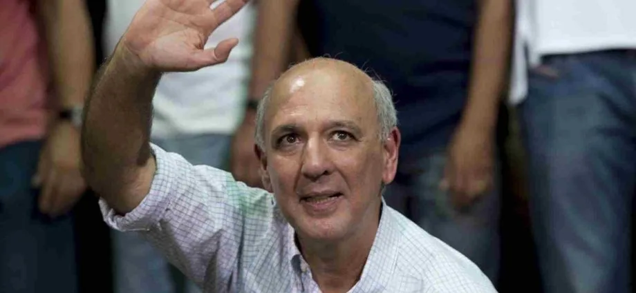 TSE rejeita candidatura de Arruda ao governo do DF