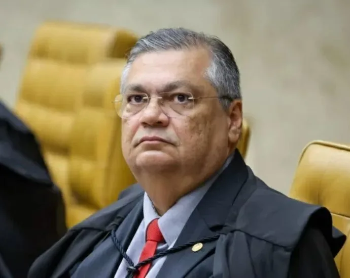 Dino determina prazo de 90 dias para União avaliar atuação da CVM