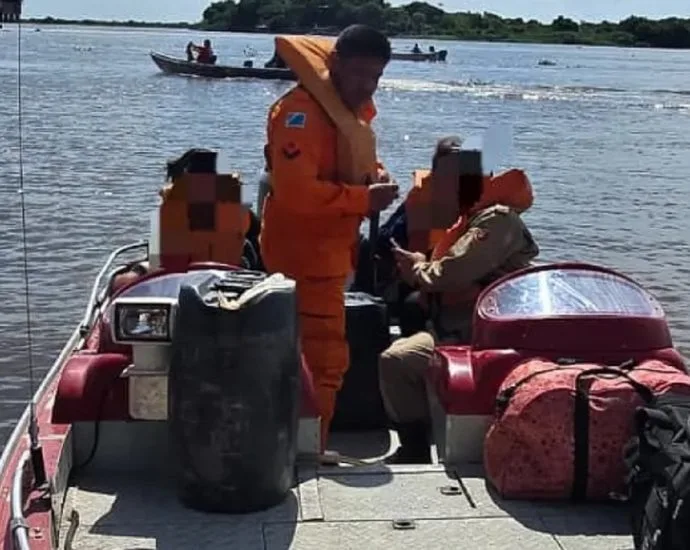 Resgate fluvial de estudantes ocorre em escola rural no Pantanal