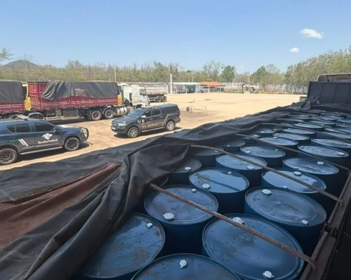 Apreensão de 15 toneladas de solvente para cocaína em Corumbá