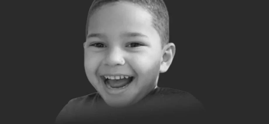Criança de 4 anos é encontrada morta em carro em Promissão, SP