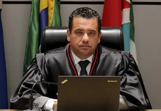 Alexandre Bastos retorna ao TJMS após afastamento pelo CNJ