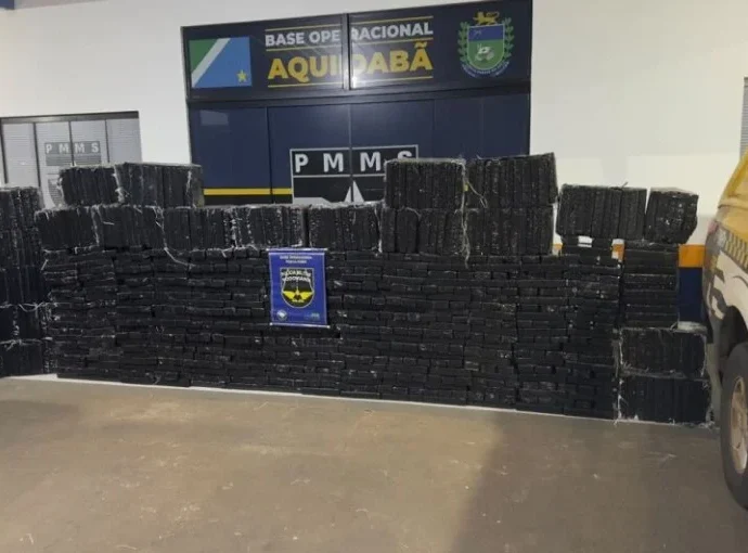Adolescente apreendido com 1,1 tonelada de maconha em Ponta Porã