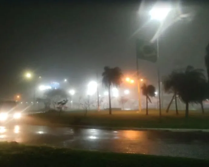 Chuva forte provoca enchentes e acumula quase 70 mm em Sidrolândia, MS
