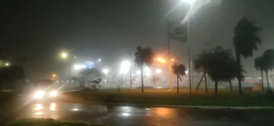 Chuva forte provoca enchentes e acumula quase 70 mm em Sidrolândia, MS