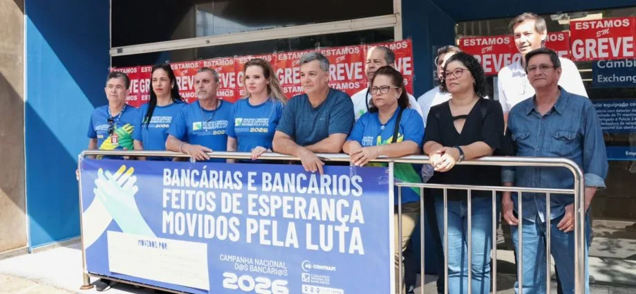 Funcionários da Caixa realizam assembleia em Campo Grande para discutir greve