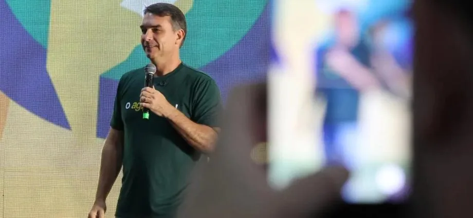 Flávio pede prisão de coordenador da Secom por fake news sobre Nossa Senhora Aparecida