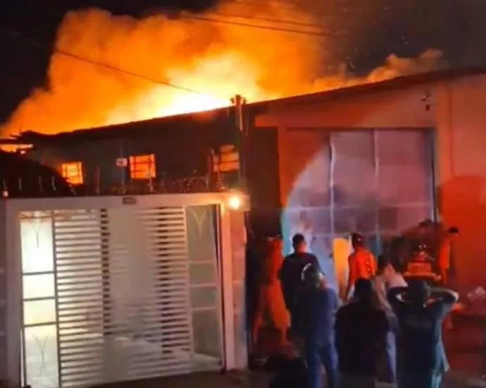 Incêndio destrói marcenaria no Jardim Colibri em Campo Grande