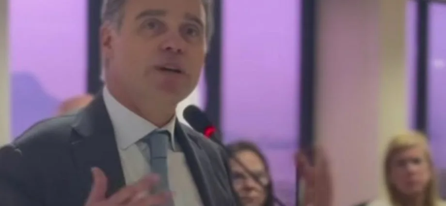 Mendonça solicita à PGR apuração sobre mensagem a Moraes envolvendo proteção a Vorcaro