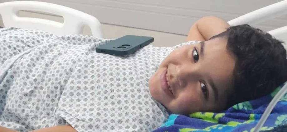 Miguel, menino de 8 anos de Rio Brilhante, sonha em ser o Homem-Aranha após 10 cirurgias
