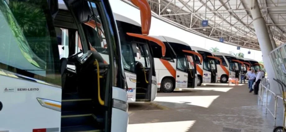 Passageiro é indenizado em R$ 4 mil após esperar mais de sete horas por ônibus em Coxim
