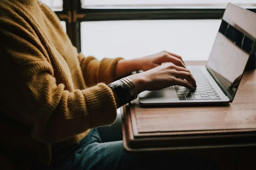 Cursos são online com uso de inteligência artificial. (Foto: Ilustrativa)
