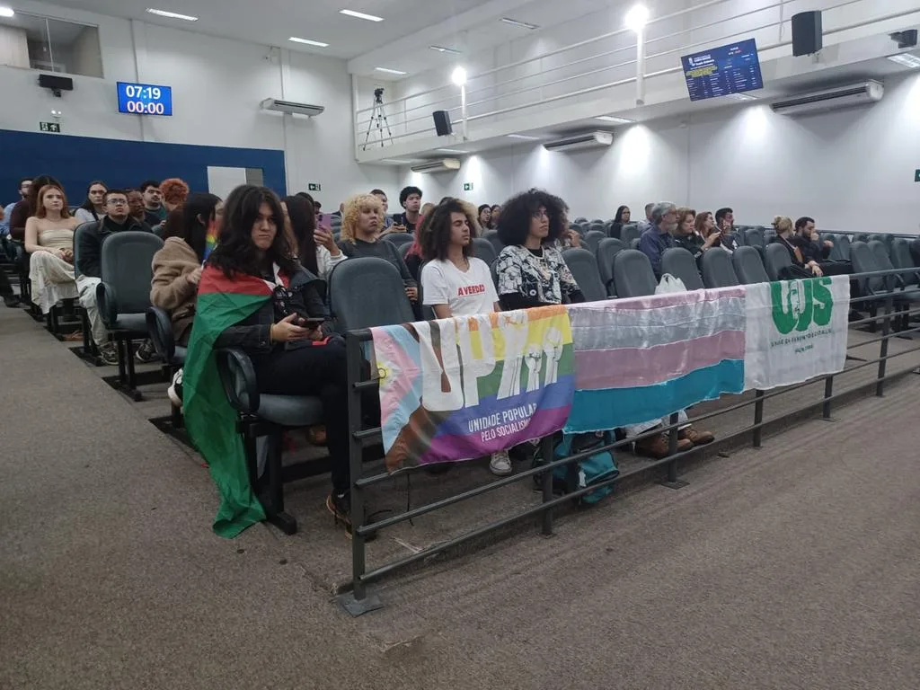 Debate sobre projeto que proíbe cotas para pessoas trans em Campo Grande
