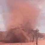 Redemoinho assusta trabalhadores em Corumbá com calor de 43°C