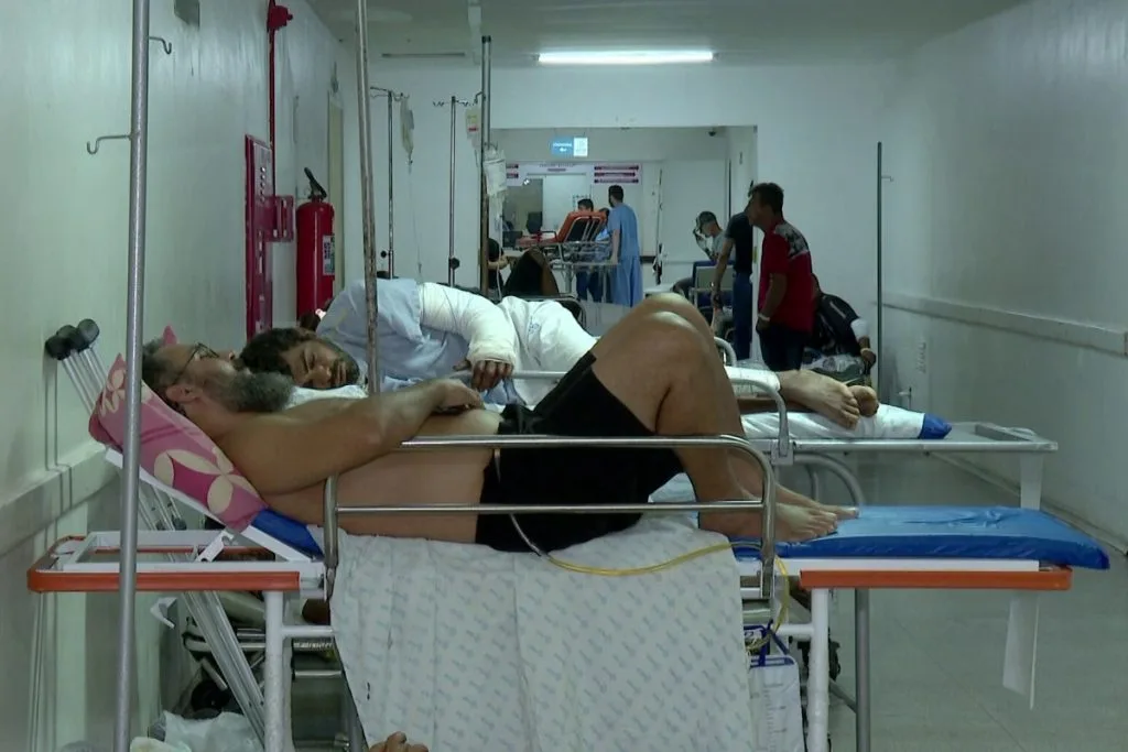 Corredores lotados da Santa Casa (Foto: Arquivo TV Morena)