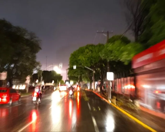 Temporal em Campo Grande provoca ventos acima de 85 km/h e mais de 5 mil raios