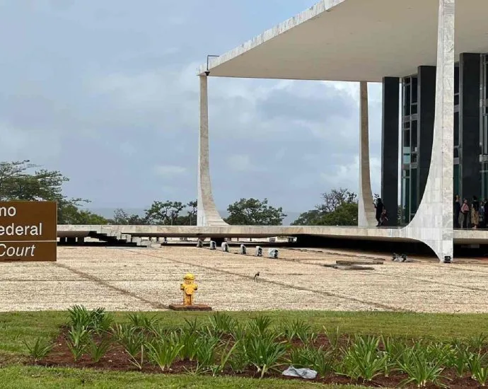 Ex-ministros do STF solicitam apuração rigorosa de crise no tribunal