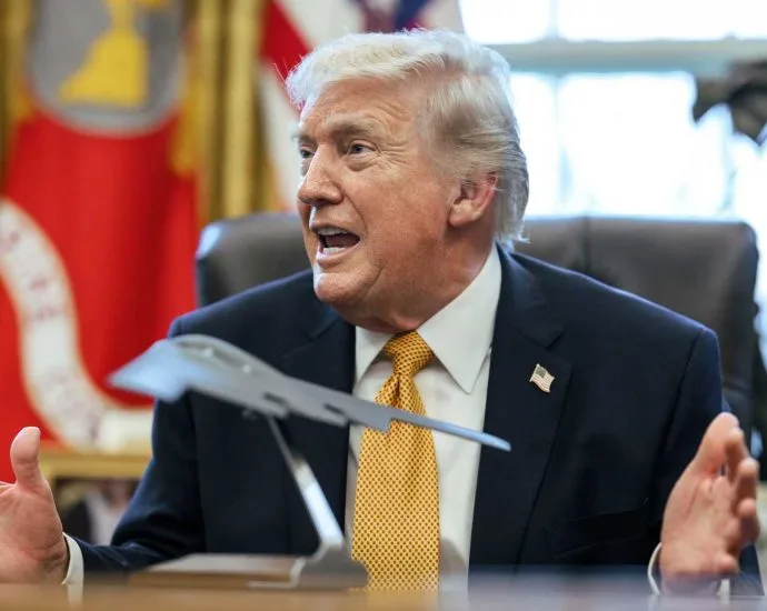 Trump fecha acordos com nove farmacêuticas para redução de preços