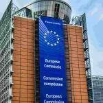 Cinco países da UE definem modelo para retornar migrantes rejeitados até 2027