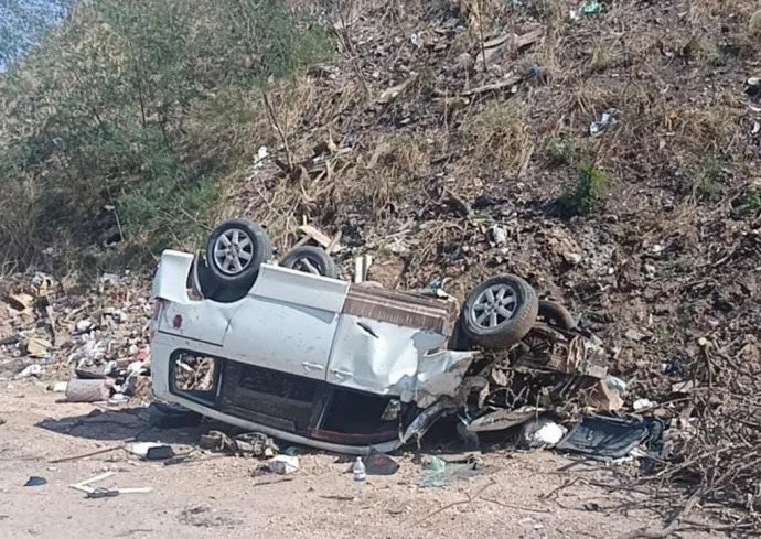 Acidente com carro da Bolívia deixa três feridos em Corumbá