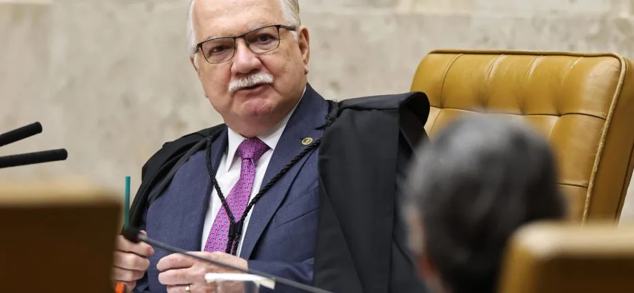 Fachin defende a permanência do STF em evento sobre a Constituição