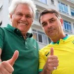 Caiado apoia Flávio Bolsonaro e pede anistia para Jair no 2º turno