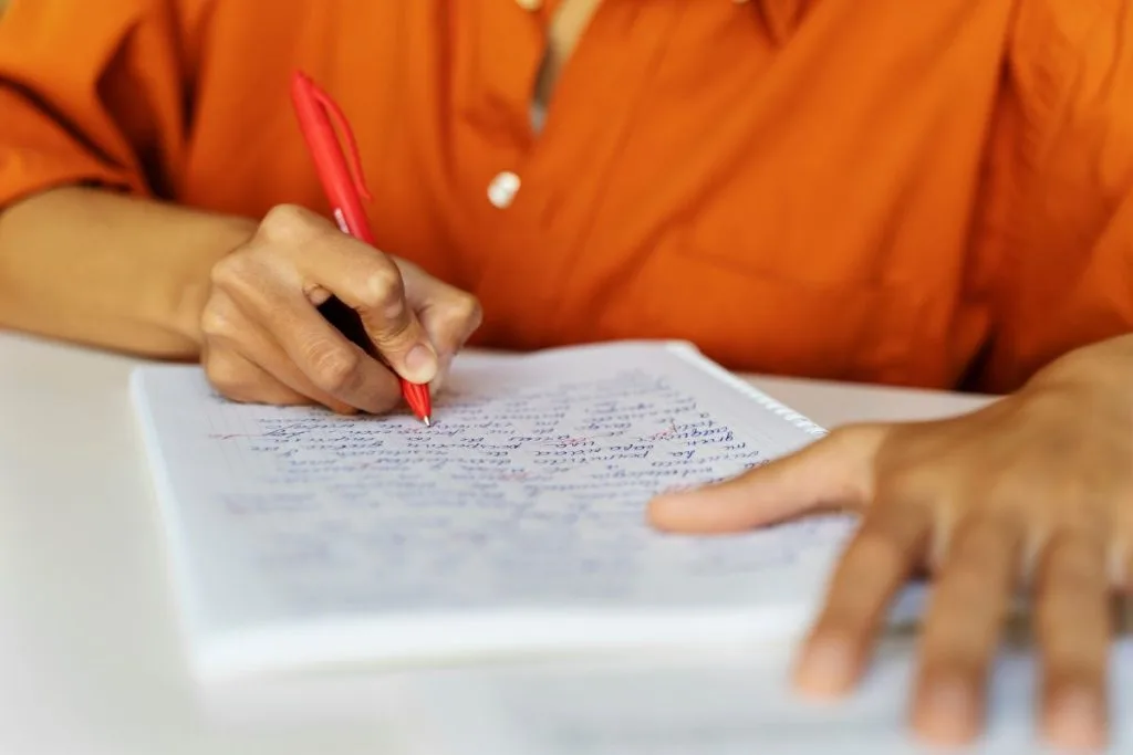 Cursinho oferece aulas gratuitas de preparação para o Enem. (Foto: Ilustrativa/Freepik)