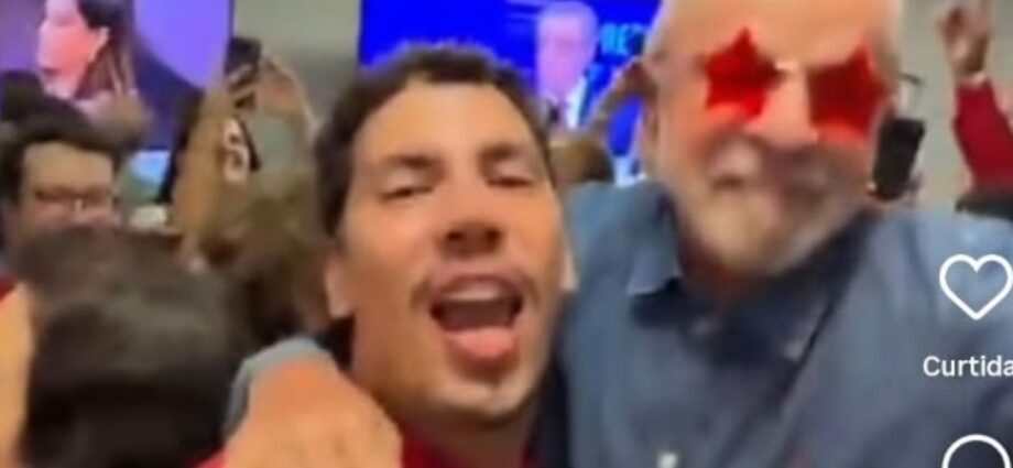 Jean Ferreira acompanha vitória de Lula ao lado do presidente em SP