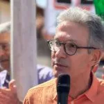 Romeu Zema vota em Araxá, Minas Gerais, neste domingo