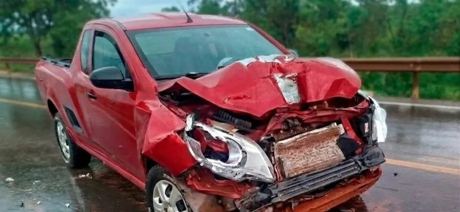 Acidente com picape na BR-262 em Três Lagoas deixa danos materiais