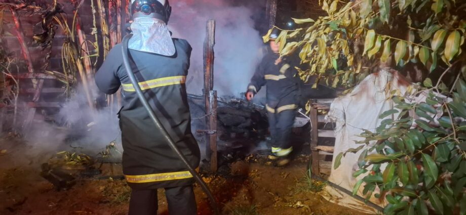 Incêndio destrói barraco no bairro Guanabara, em Três Lagoas