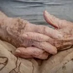 Idosa morre após complicações de saúde relacionadas a quedas em Dourados