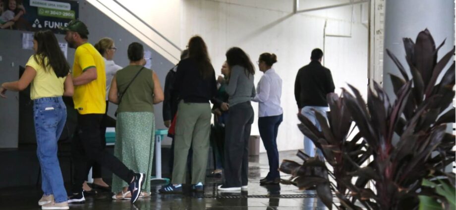 Ausência de mesária atrasa votação e pode gerar multa em Campo Grande